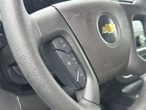 Used 2025 Chevrolet Express 3500 LT w/ LT Preferred Equipment Group RWD image 21