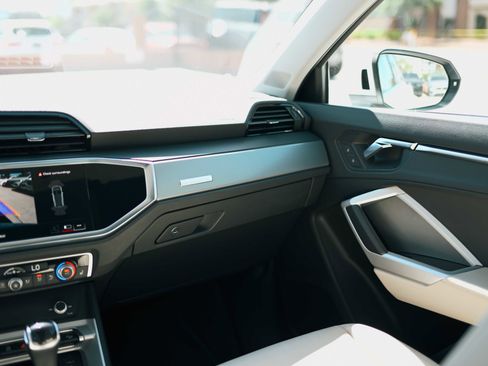 Used 2023 Audi Q3 2.0T Premium image 11