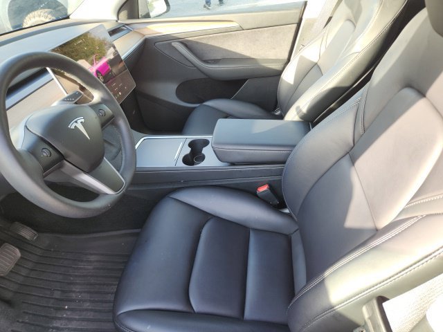 Used 2024 Tesla Model Y 2WD image 9