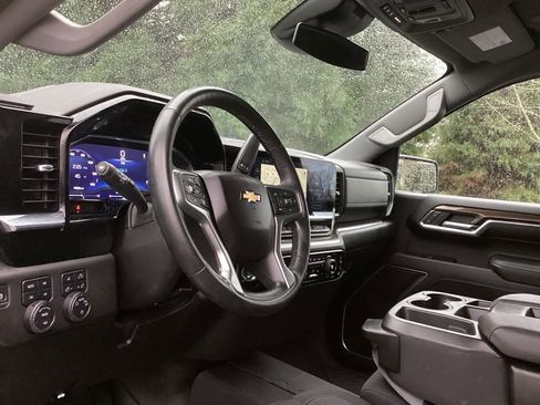 Used 2023 Chevrolet Silverado 1500 LT image 14