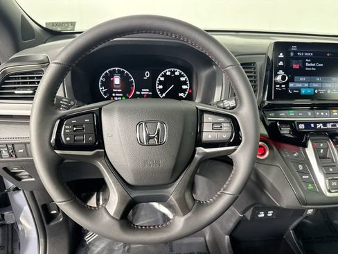 Used 2026 Honda Odyssey Sport-L image 11