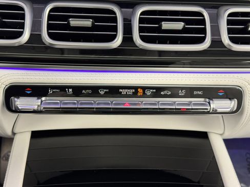 Used 2023 Mercedes-Benz Maybach GLS 600 4MATIC image 34