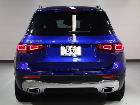 Certified 2021 Mercedes-Benz GLB 250 4MATIC image 2