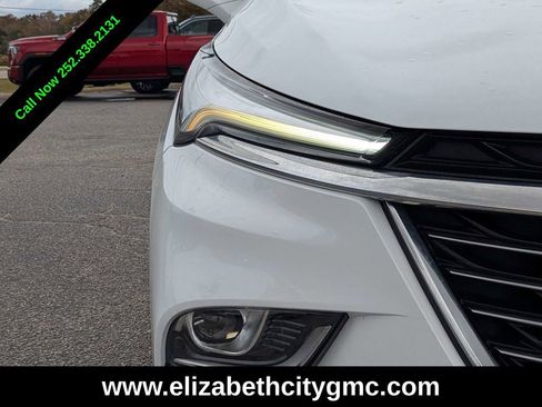 Used 2023 Buick Enclave Essence image 10