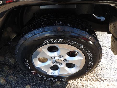 Used 2014 Jeep Wrangler Unlimited Sahara w/ Connectivity Group image 16