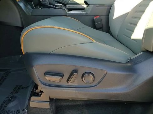 Used 2025 Toyota Tacoma Trailhunter image 15