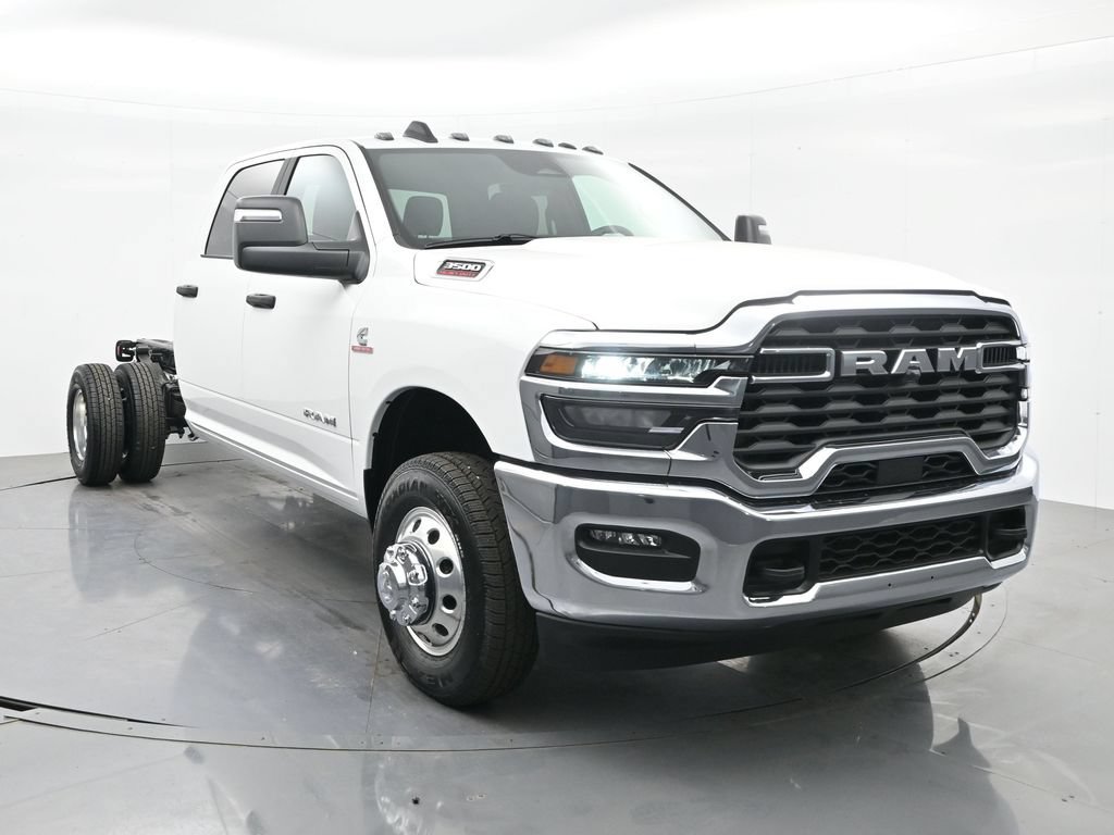 New 2026 RAM 3500 Big Horn AWD/4WD image 4