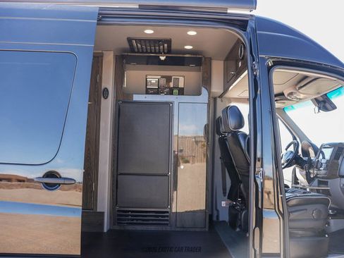 Used 2017 Mercedes-Benz Sprinter 3500 image 83