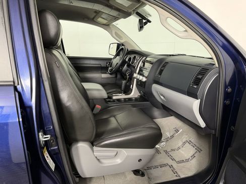 Used 2010 Toyota Tundra SR5 AWD/4WD image 21