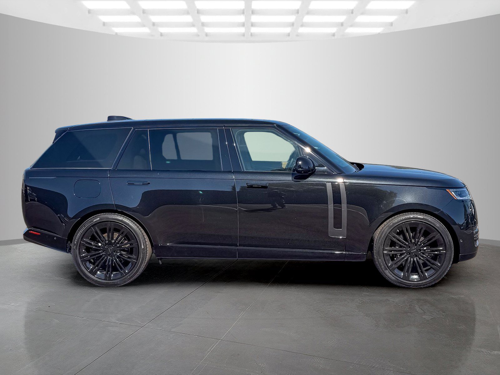 New 2026 Land Rover Range Rover Long Wheelbase SE AWD/4WD image 6