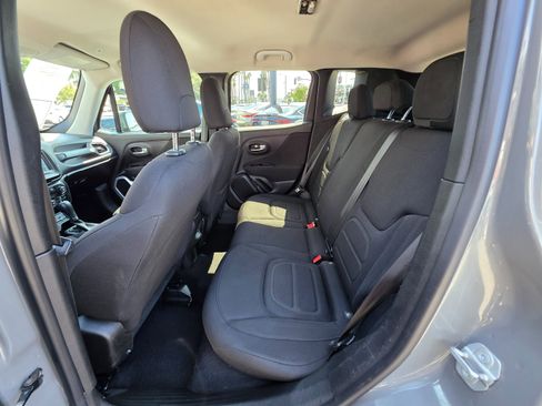 Used 2020 Jeep Renegade Latitude image 21