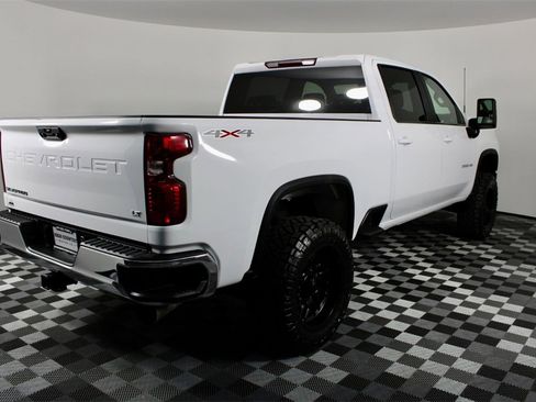 Used 2021 Chevrolet Silverado 2500 LT w/ Fleet Comfort Package image 8
