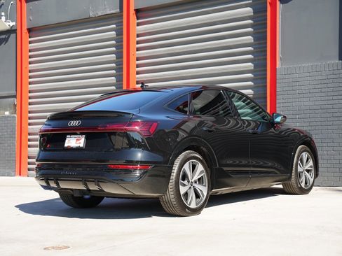 Used 2024 Audi Q8 e-tron Premium image 7