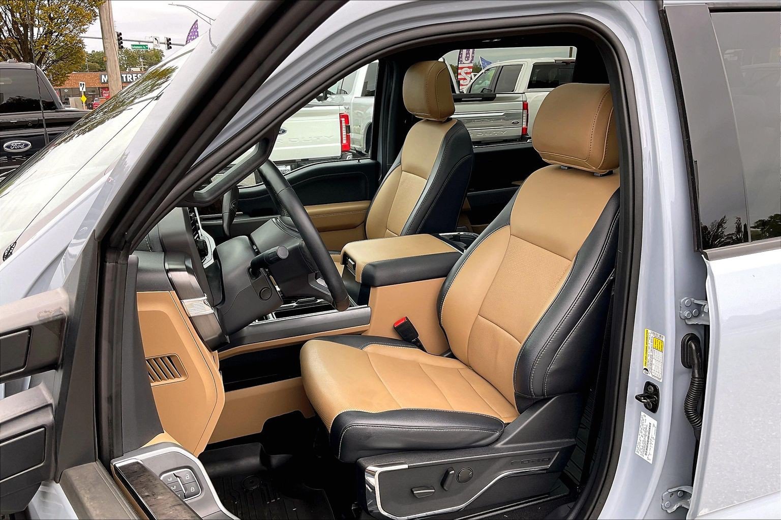 Certified 2024 Ford F250 Lariat w/ Lariat Ultimate Package AWD/4WD image 25