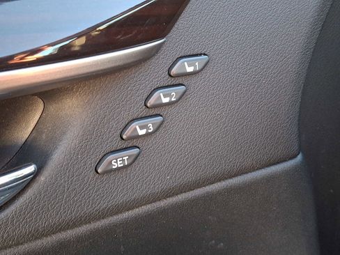 Used 2018 Lexus ES 350 w/ Ultra Luxury Package image 26