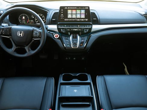 Used 2025 Honda Odyssey Touring image 20