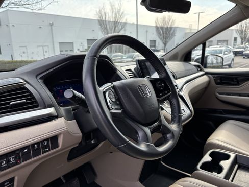 Used 2021 Honda Odyssey Touring image 16