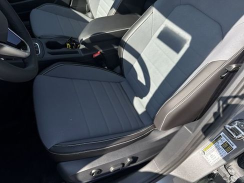 New 2026 Volkswagen Jetta SE FWD image 19