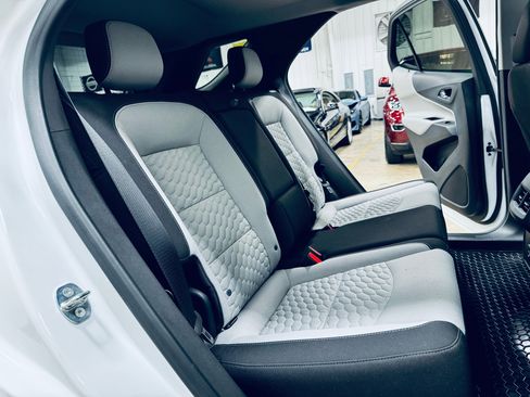 Used 2020 Chevrolet Equinox LS w/ LS Convenience Package image 37