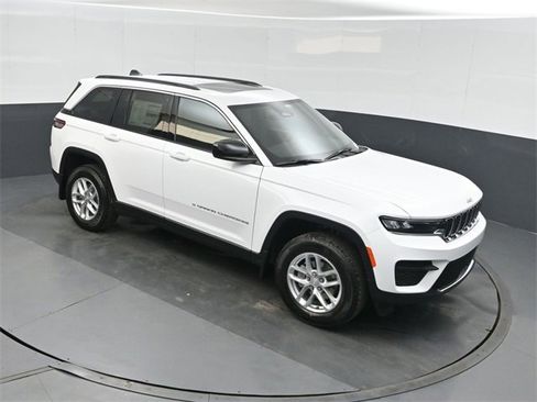 New 2025 Jeep Grand Cherokee Laredo image 28