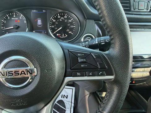 Used 2020 Nissan Rogue SV AWD/4WD image 22