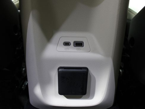 Used 2023 Buick Envision Avenir image 29