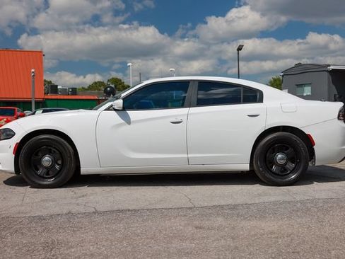 Used 2016 Dodge Charger Police RWD image 4