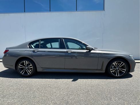 Used 2022 BMW 750i xDrive w/ Executive Package AWD/4WD image 6