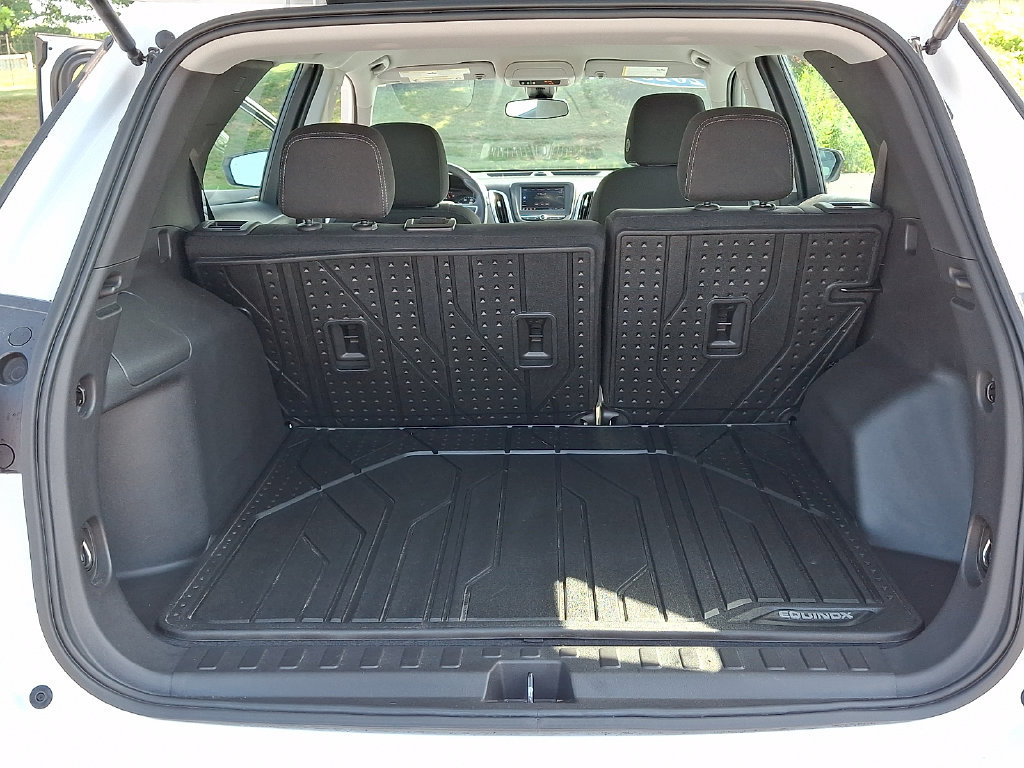 Used 2023 Chevrolet Equinox LS w/ LPO, Floor Liner Package AWD/4WD image 28