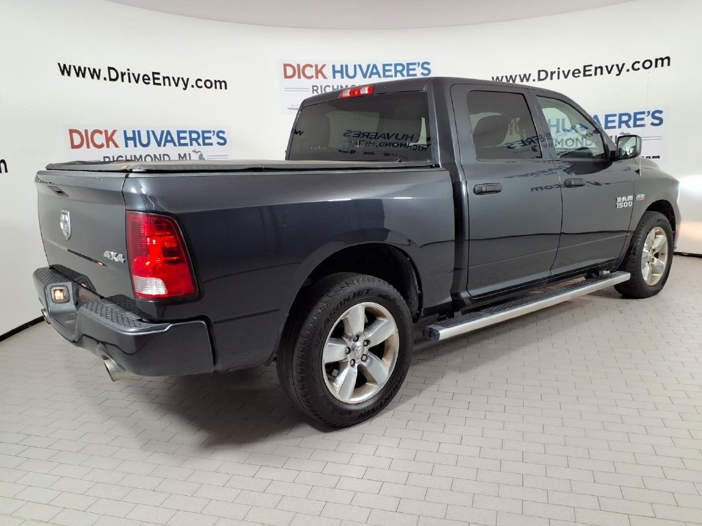 Used 2017 RAM 1500 Express AWD/4WD image 4
