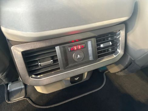 Used 2025 Ford F350 Platinum w/ Platinum Plus Package image 22