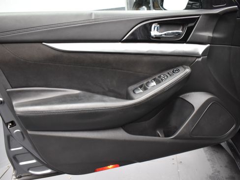 Used 2016 Nissan Maxima SR FWD image 9