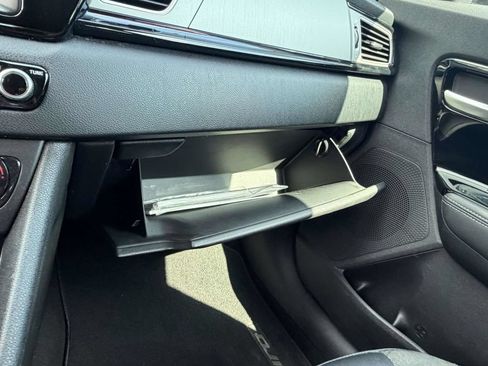 Used 2017 Kia Niro EX FWD image 36
