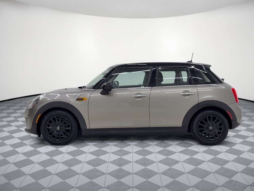 Used 2017 MINI Cooper 4-Door Hardtop FWD image 2