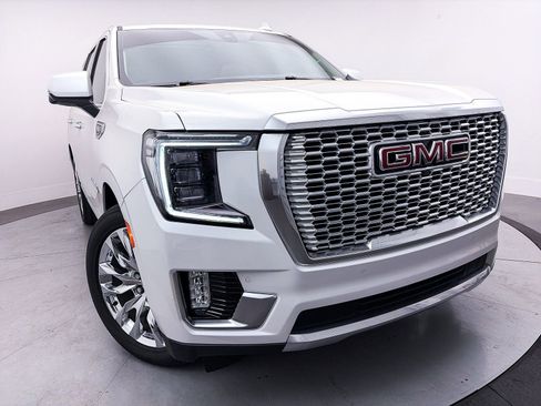 Used 2021 GMC Yukon Denali w/ Denali Ultimate Package image 3
