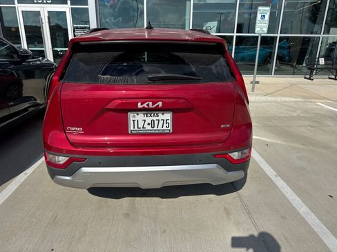 Certified 2023 Kia Niro EX FWD image 5
