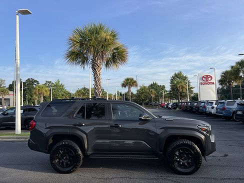 Used 2025 Toyota 4Runner TRD Off-Road Premium AWD/4WD image 11