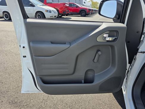 Used 2019 Nissan Frontier S image 11