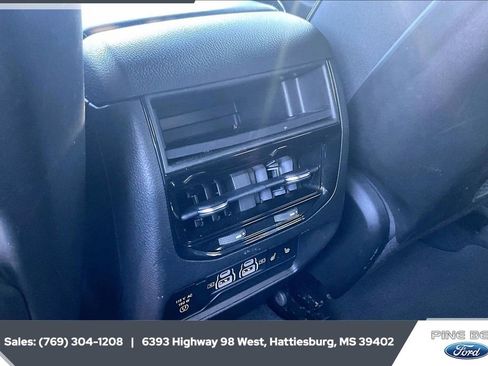 Used 2023 Jeep Grand Cherokee Overland image 23