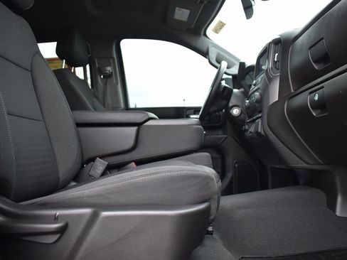 Used 2023 Chevrolet Silverado 2500 Custom w/ Custom Value Package image 10