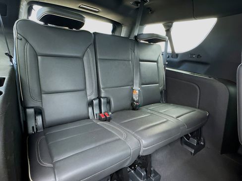 Used 2023 Chevrolet Suburban Premier RWD image 19