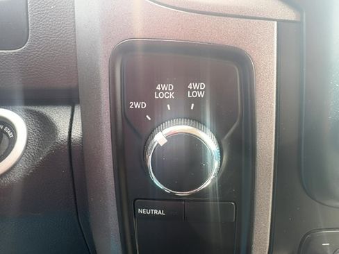 Used 2018 RAM 2500 Tradesman w/ Chrome Appearance Group AWD/4WD image 16