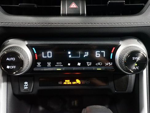 Certified 2024 Toyota RAV4 LE AWD/4WD image 20