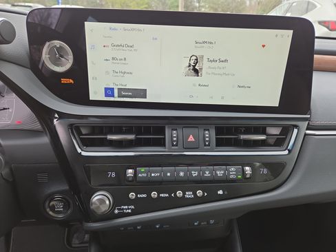 New 2025 Lexus ES 350 w/ Premium Package image 13