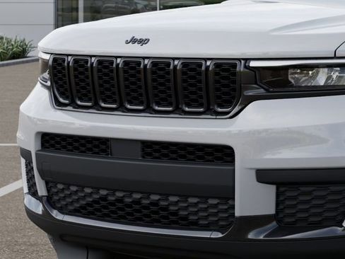 New 2025 Jeep Grand Cherokee L Laredo AWD/4WD image 11
