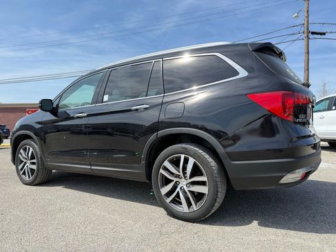 Used 2017 Honda Pilot Touring image 6