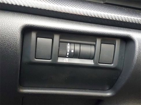 Certified 2024 Subaru Crosstrek 2.0i Premium image 19