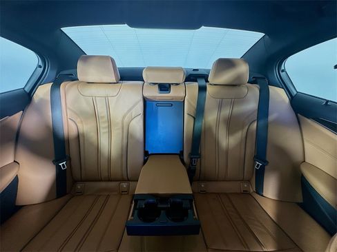 Used 2020 BMW M550i xDrive M550i xDrive w/ Executive Package image 13