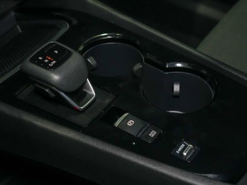 Used 2023 Nissan Rogue S FWD image 16