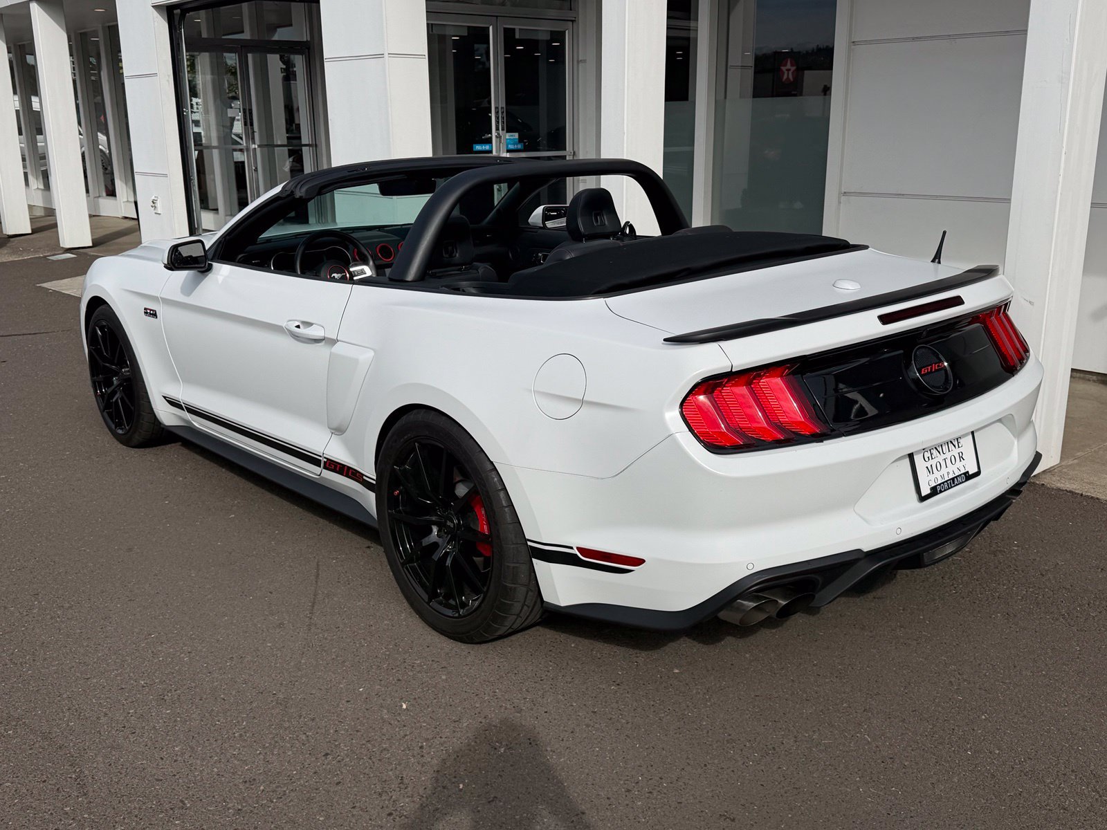 Used 2023 Ford Mustang GT Premium w/ Equipment Group 401A RWD image 6